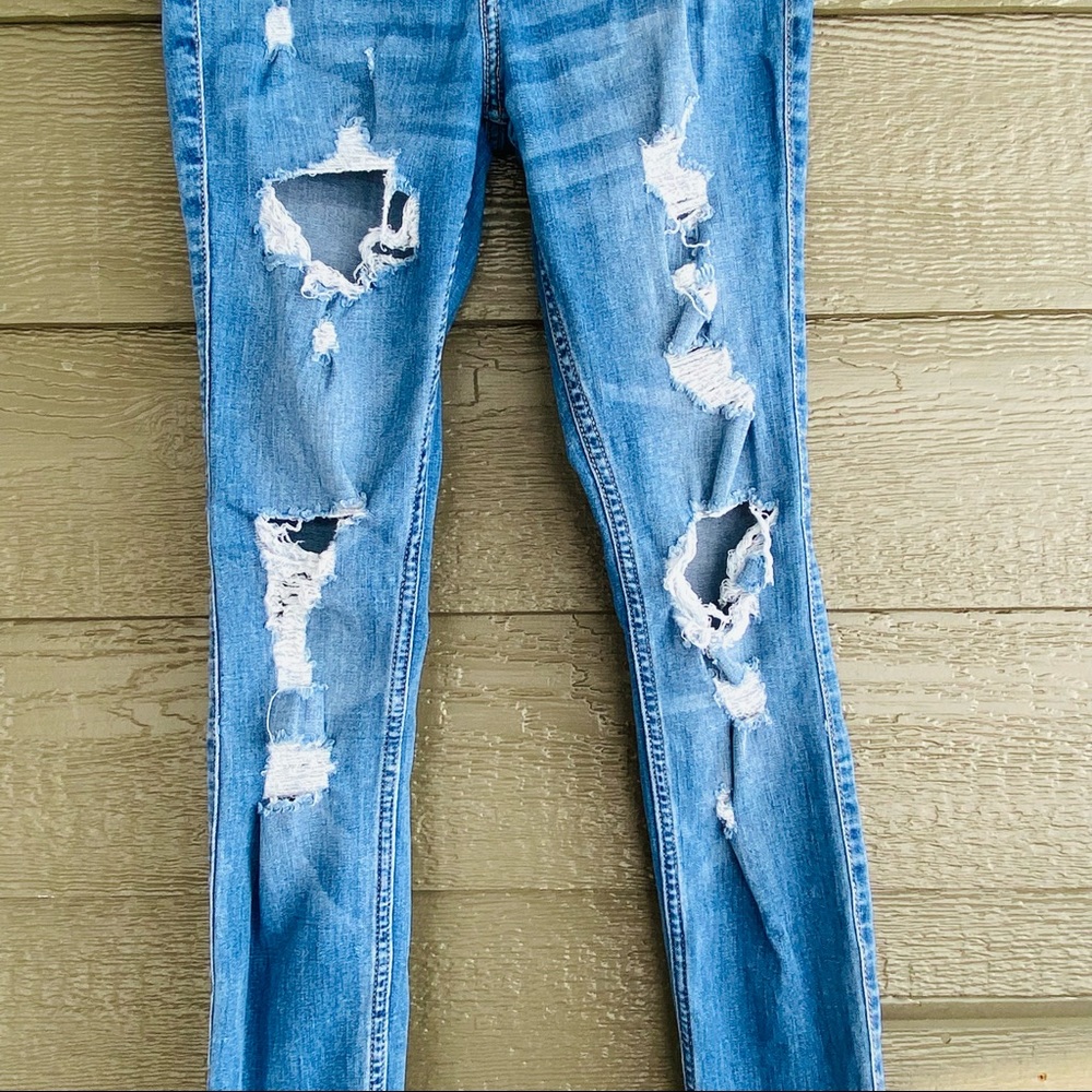 • Hollister High Rise Super Skinny Jeans - Picture 3 of 8